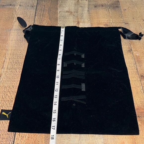 Puma Fenty Velour Dust Bag Medium Size: Black
New unused - Picture 3 of 5